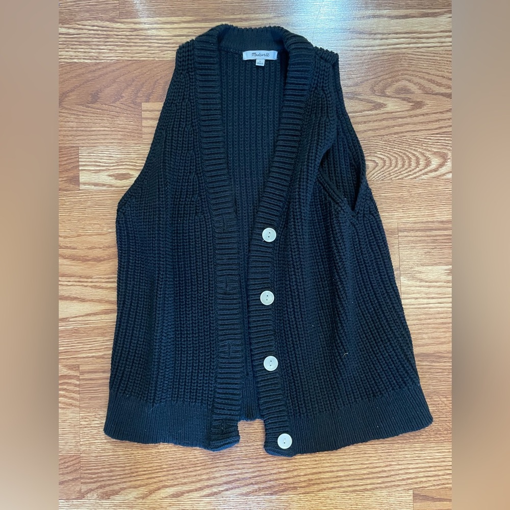 Black Sleeveless Knit Cardigan Vest